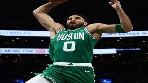 青岛队中超第5轮1-0绝杀重庆两江竞技，博拉尼奥斯进球无效刘健读秒破门